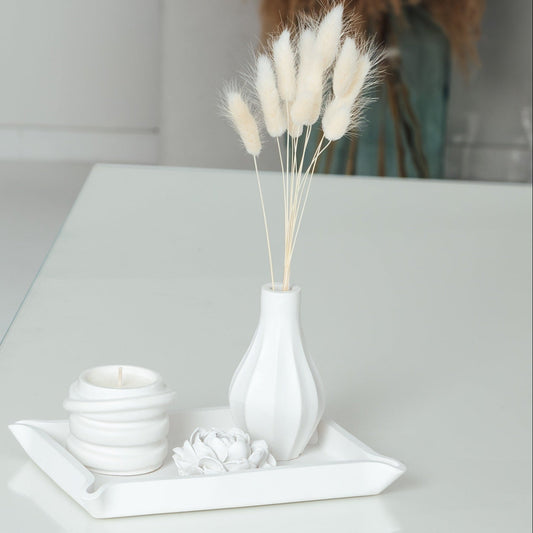 Weißes Gips-Deko-Set – Tablett, Kerze, Blume, Vase & Trockenblumen