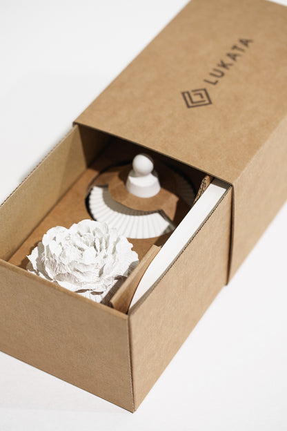 Wooden Wick Scented Candle Gift Set with Tray and Gypsum Peony Blossom - Handcrafted White Decor Elegance for Every Occasion House scents