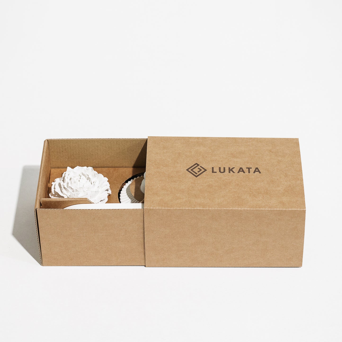 Wooden Wick Scented Candle Gift Set with Tray and Gypsum Peony Blossom - Handcrafted White Decor Elegance for Every Occasion House scents