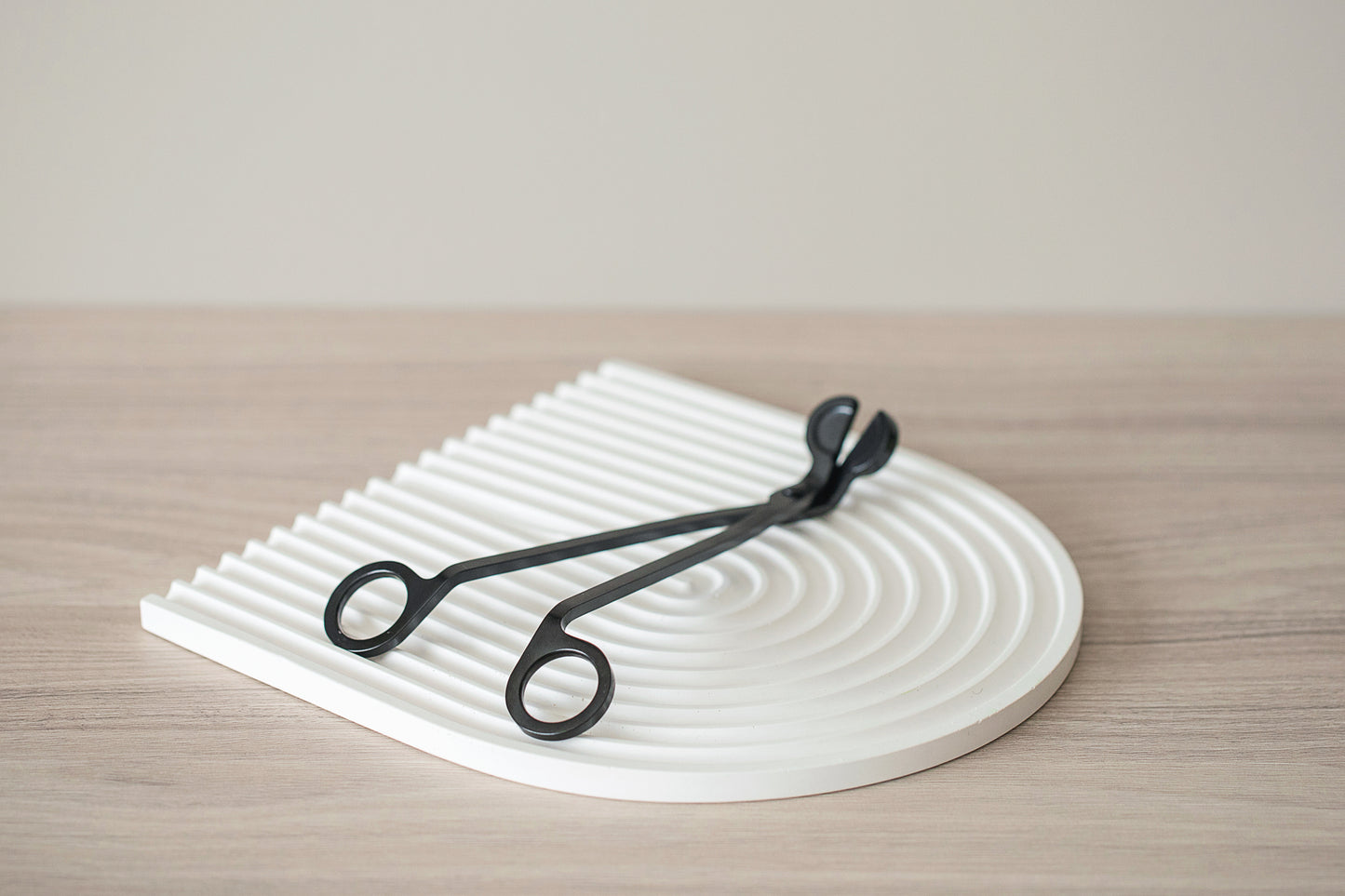 Docht-Trimmer - Schwarze Edelstahl-Schere für die Kerzenpflege