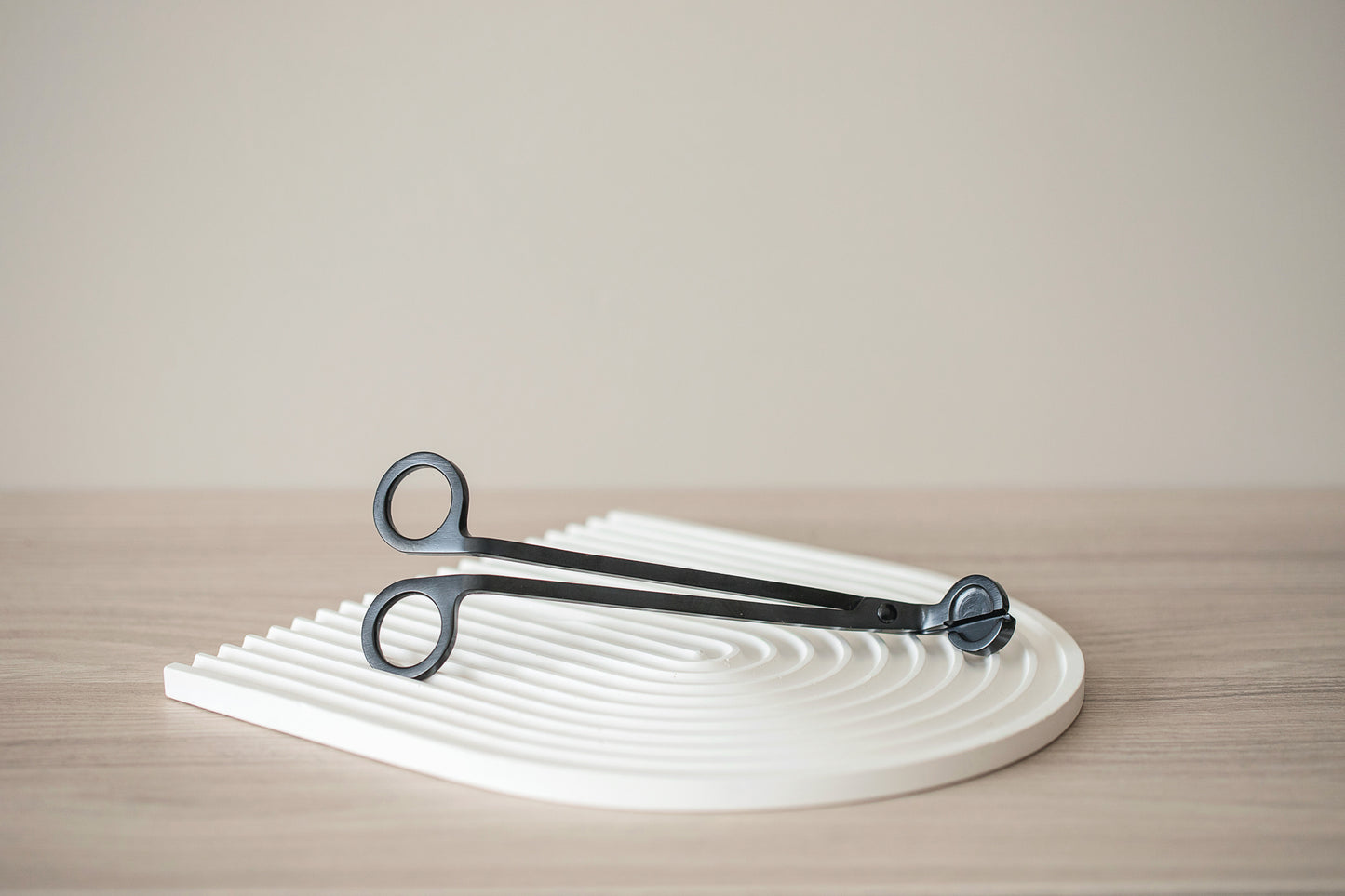 Docht-Trimmer - Schwarze Edelstahl-Schere für die Kerzenpflege