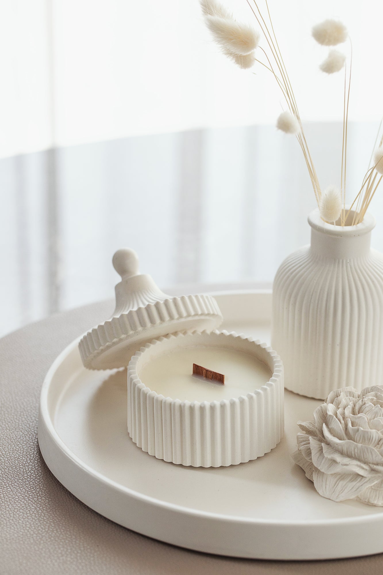 Gift Set of Scented Candle with Large Tray, Vase and Peony Flower - Elegant Gypsum Home Decor