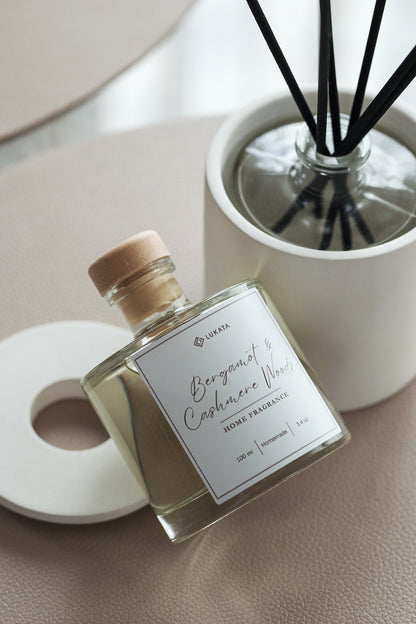 Eleganter 100 ml Rattan-Diffusor mit weißem Gipsdeckel - Raumduft