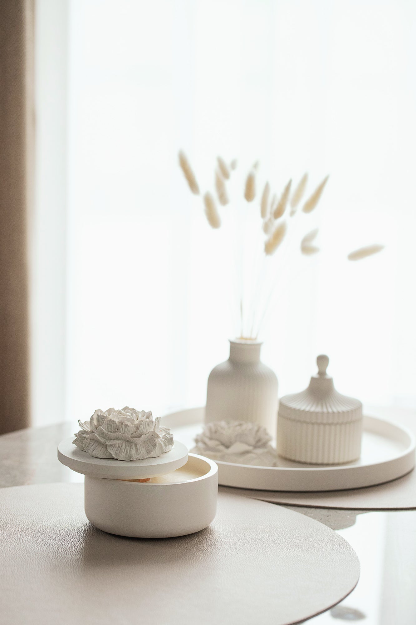 Peony - Embraced Scented Coconut Wax Candle with Wood Wick in Gypsum Jar