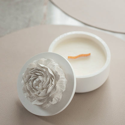 Kvepianti namų žvakė