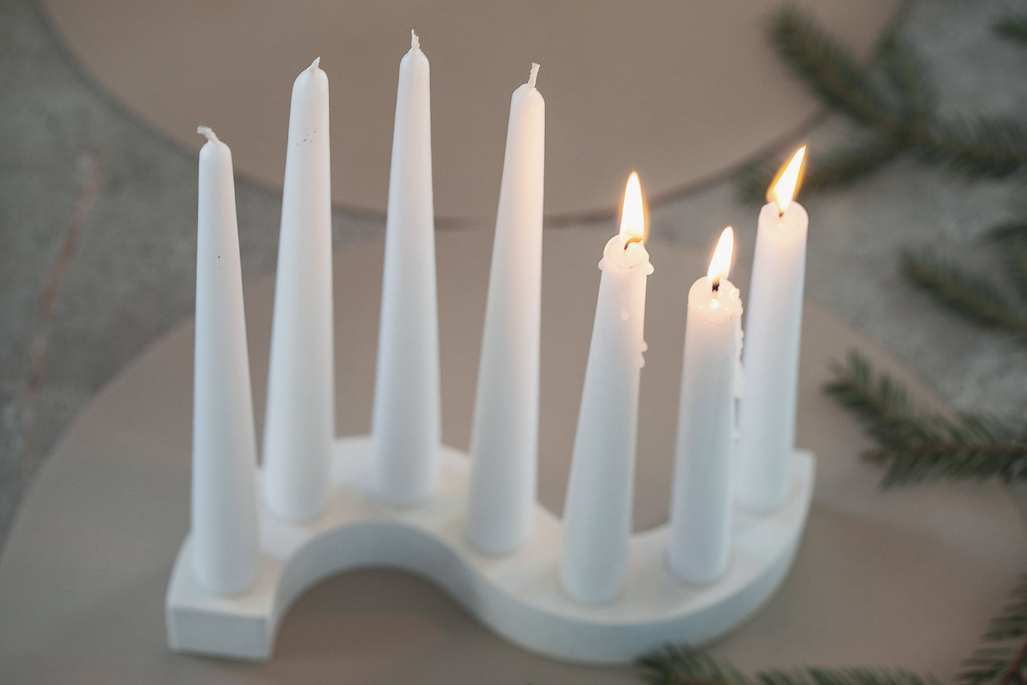 Minimalistischer Kerzenhalter – Eleganter Kerzenleuchter für Tischdekoration, moderner Akzent im Wohnzimmer