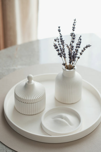 Moderner minimalistischer Räucherstäbchenhalter – Räucherstäbchenbrenner & Aschenfänger - Handgefertigter Ständer aus weißem Gips für Zuhause & Büro