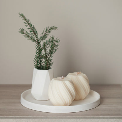 Großes Geschenkset – Zwei duftende Wirbelkerzen mit Tablett & diamantförmiger Vase, elegante Gips-Wohnkultur