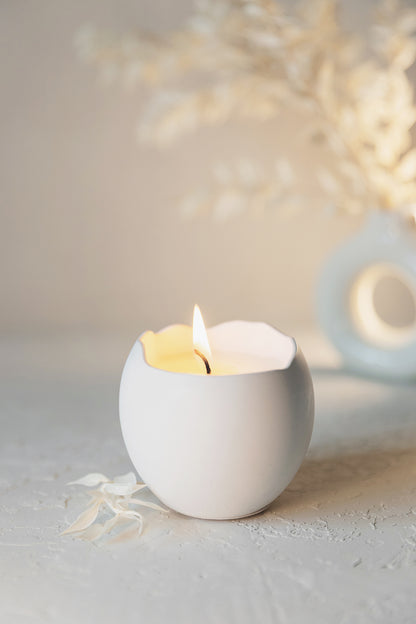 Handgefertigte Kerze im Gipsbehälter – Kokoswachs, Baumwolldocht, 14 Stunden Brenndauer – Minimalistisches Wohnaccessoire Geschenk