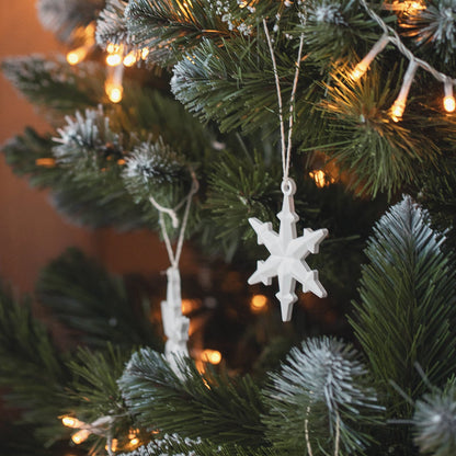 Schneeflockenornament elegante Weihnachtsbaumdekoration & durchdachte Geschenkidee (Set mit 8 Stück)