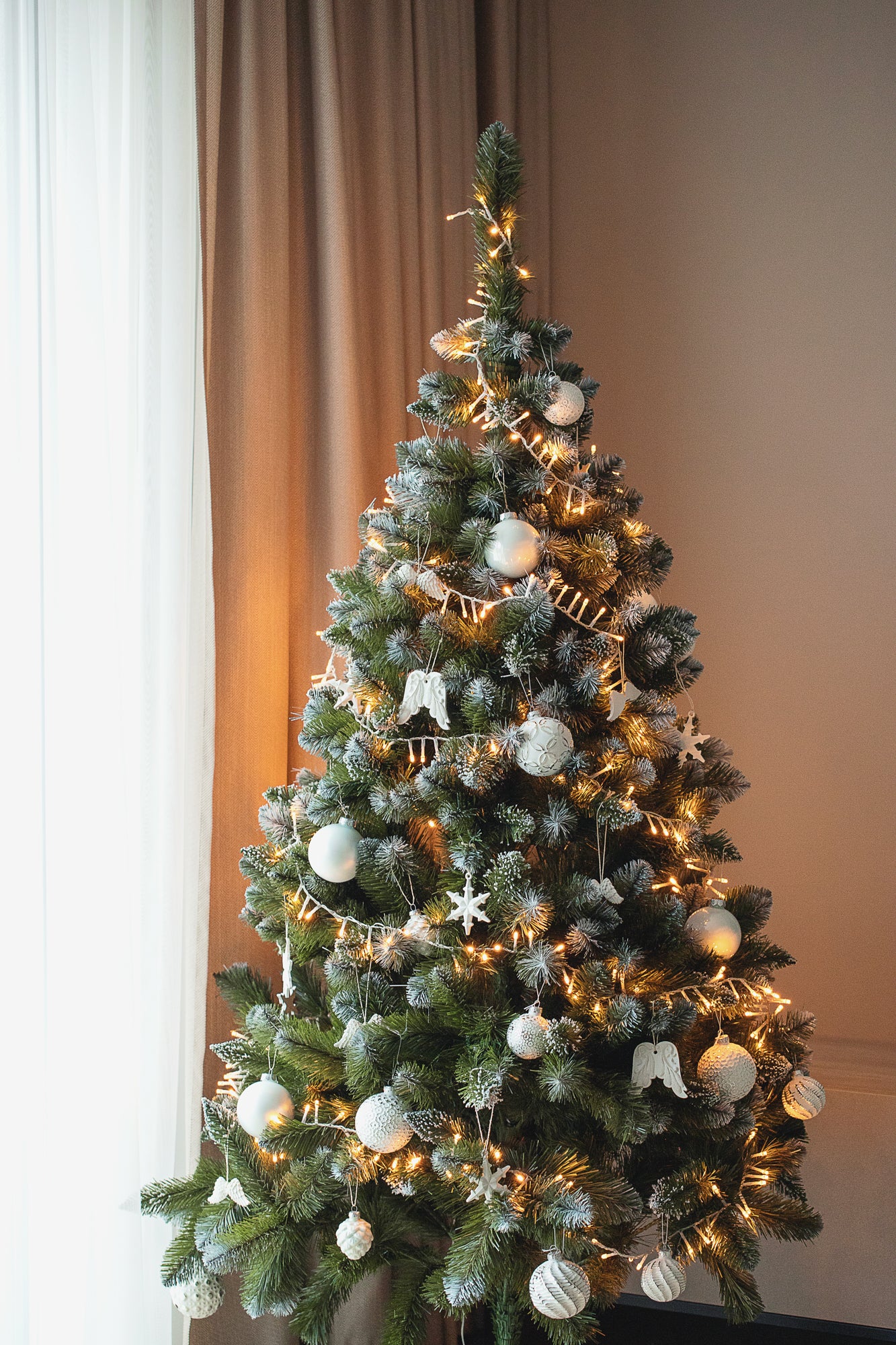 Engelsflügel Ornament Set mit 8 Stück – Elegante Weihnachtsbaumdekoration & durchdachte Geschenkidee