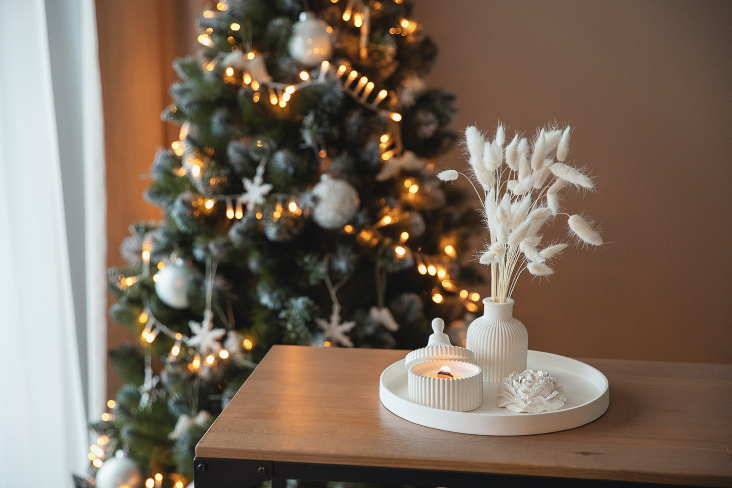 Gift Set of Scented Candle with Large Tray, Vase and Peony Flower - Elegant Gypsum Home Decor