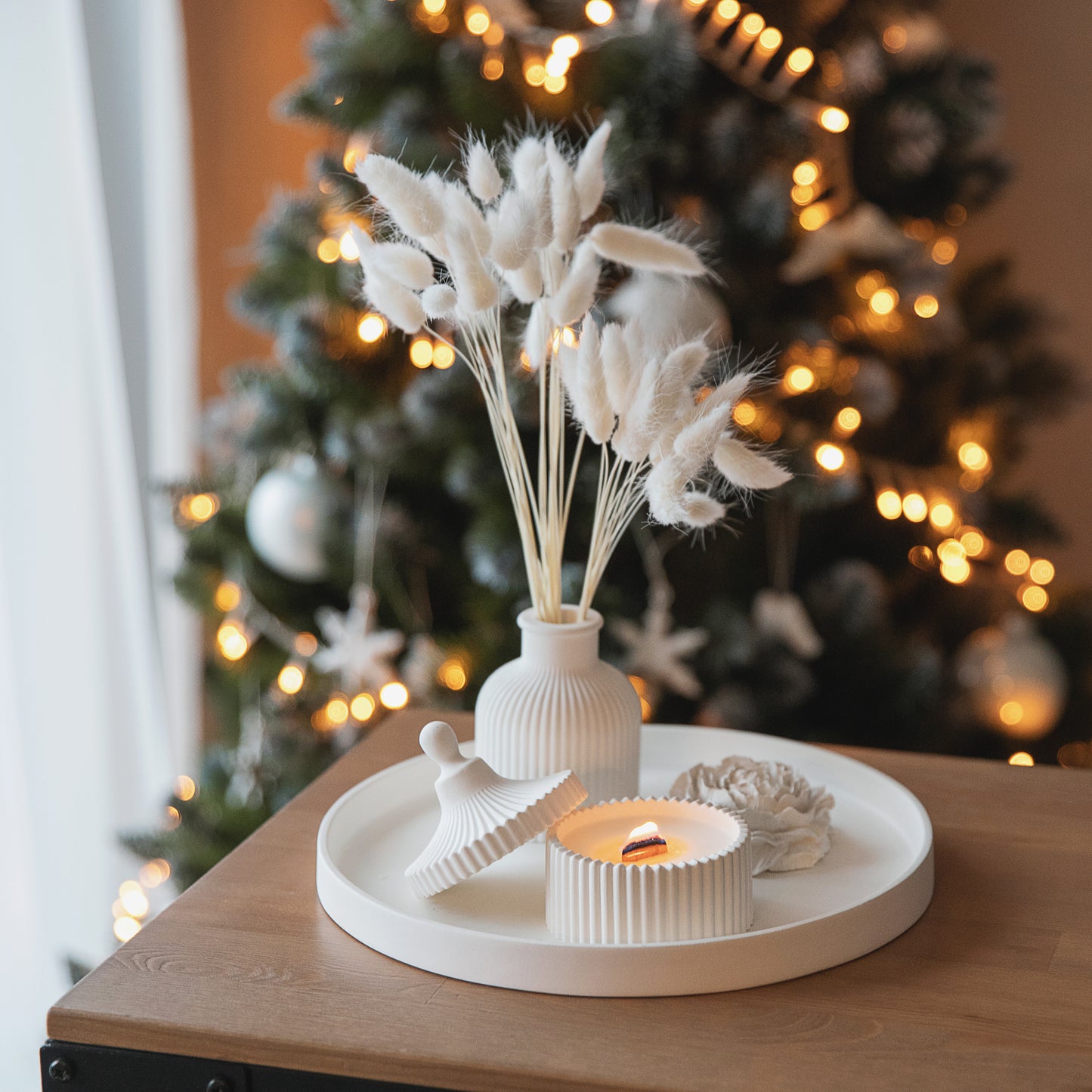 Gift Set of Scented Candle with Large Tray, Vase and Peony Flower - Elegant Gypsum Home Decor