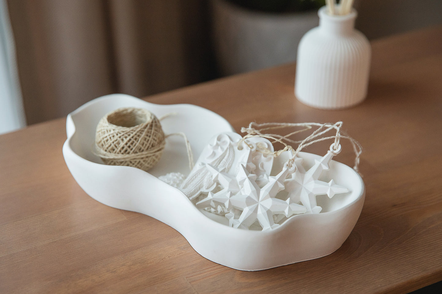 Wavy Tray, White Gypsum Bowl, Entryway Key Dish, Trinket Tray, Candy Plate, Handmade Gift