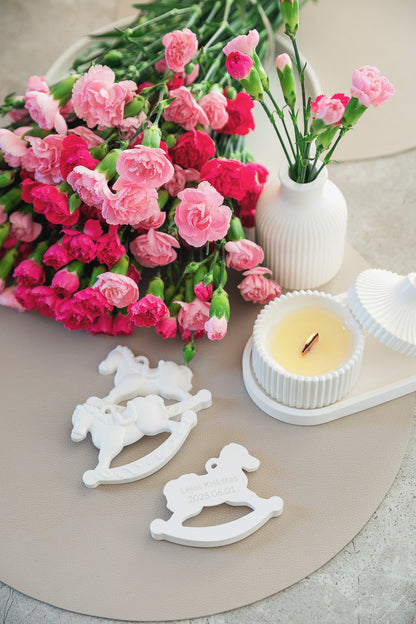 Pferdeornament – Weihnachtsbaumdekoration Dankeschön-Geschenk oder Tauf-Einladung - Gravierbares Gips-Dekorelement - Packung mit 6