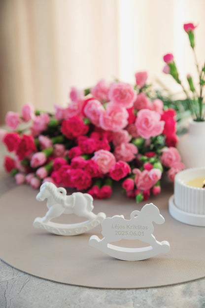 Pferdeornament – Weihnachtsbaumdekoration Dankeschön-Geschenk oder Tauf-Einladung - Gravierbares Gips-Dekorelement - Packung mit 6