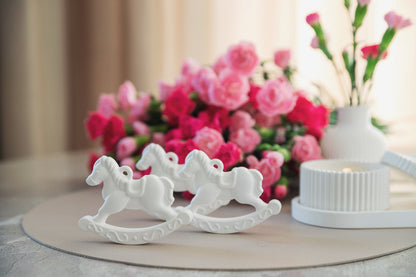 Pferdeornament – Weihnachtsbaumdekoration Dankeschön-Geschenk oder Tauf-Einladung - Gravierbares Gips-Dekorelement - Packung mit 6