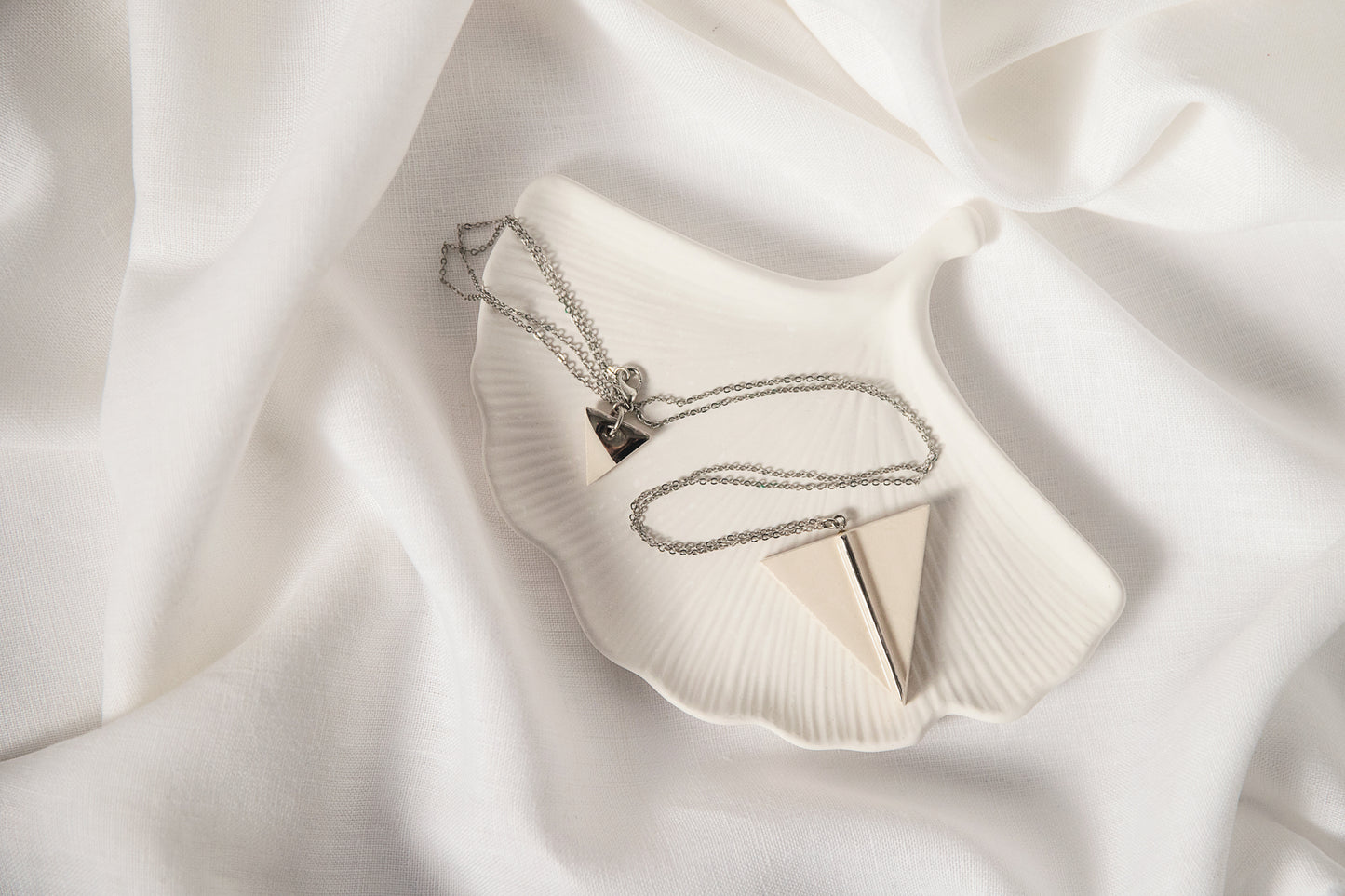 Handmade Gypsum Leaf Shape Tray  - Ideal Jewelry Tray, and Eco-Friendly Home Decor Gift