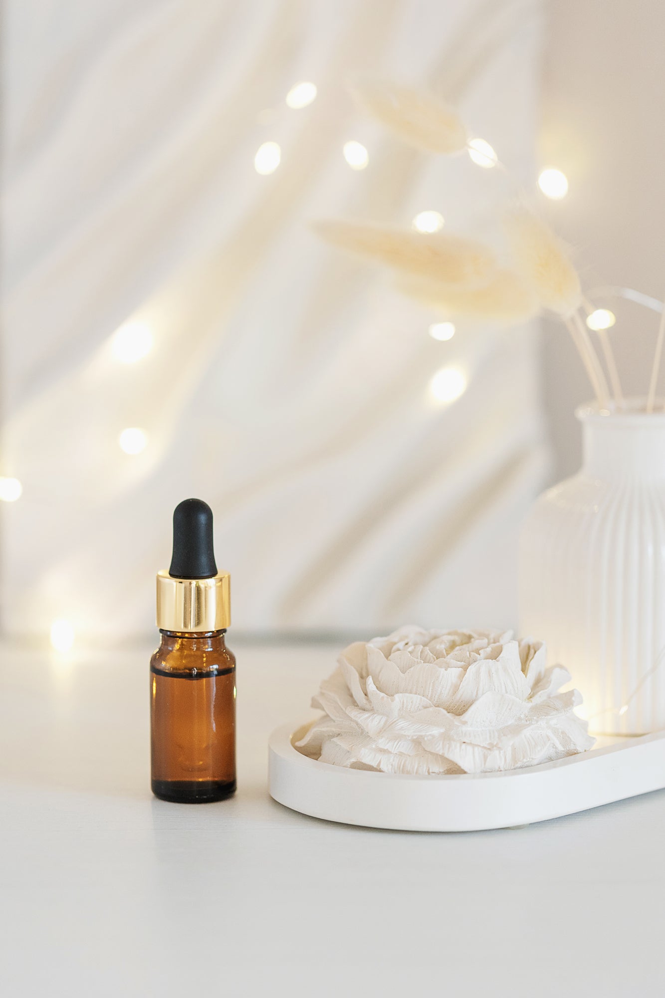 Gips-Pfingstrosenblüte mit Duftölflasche 10ml, Wohnaccessoire Element