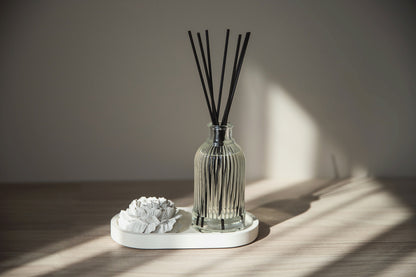 Home Fragrance Gift Set – Reed Diffuser with Gypsum Peony Flower and Tray