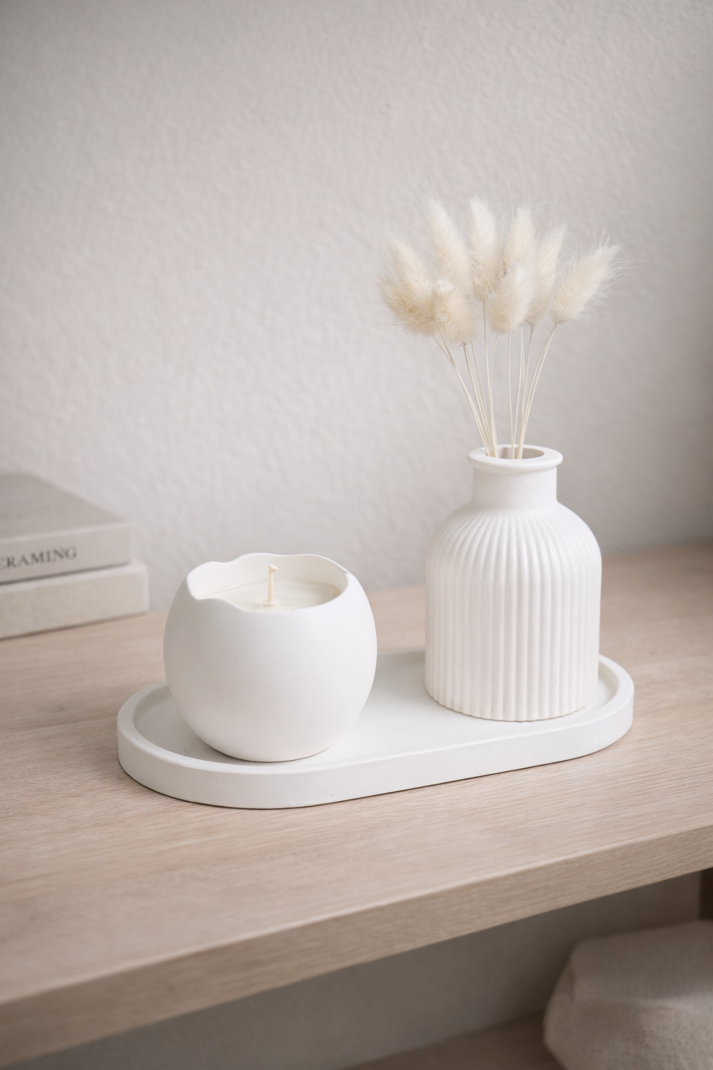 Handgefertigte Kerze im Gipsbehälter – Kokoswachs, Baumwolldocht, 14 Stunden Brenndauer – Minimalistisches Wohnaccessoire Geschenk